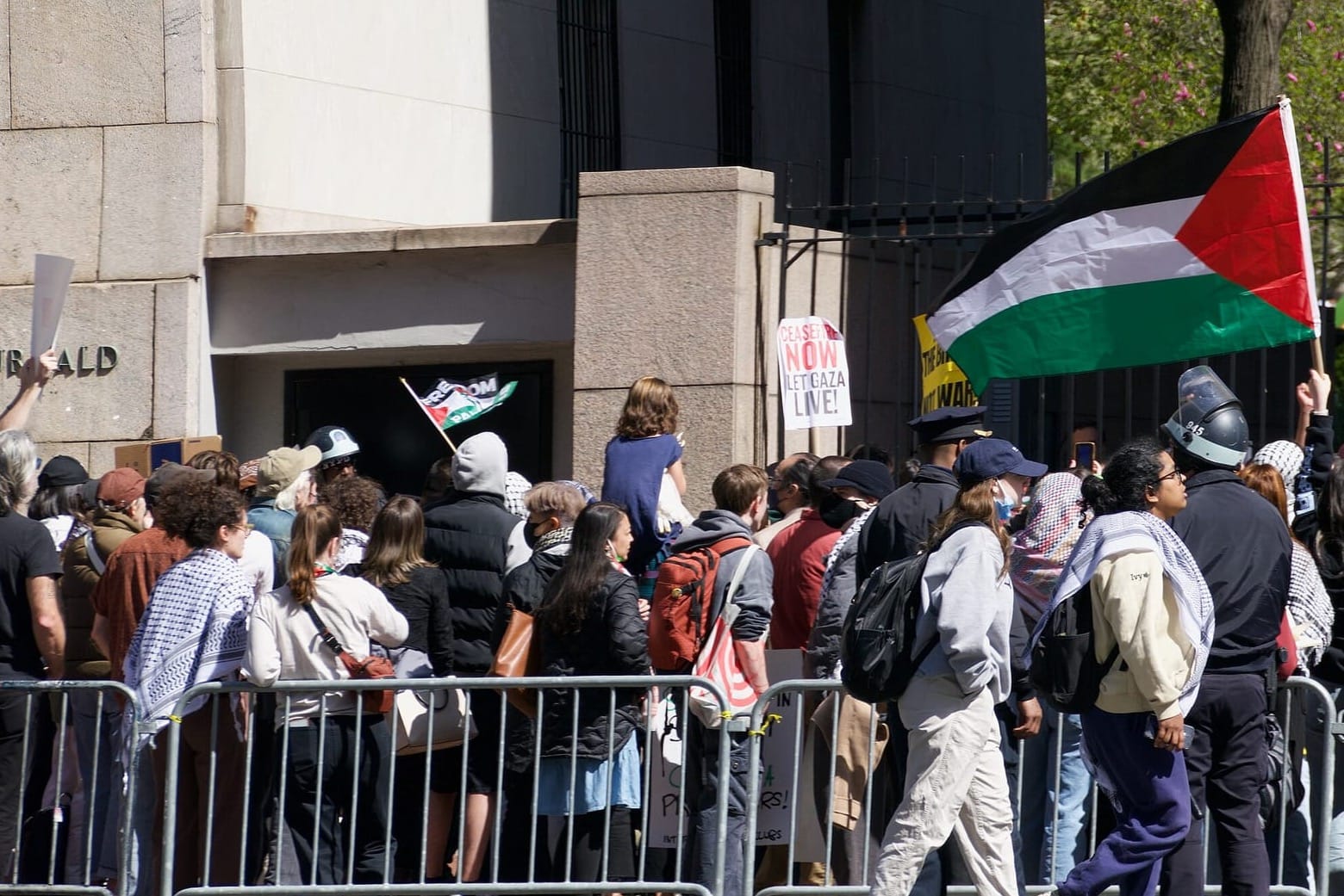 2024_Columbia_pro-Palestine_protest_15-1 image